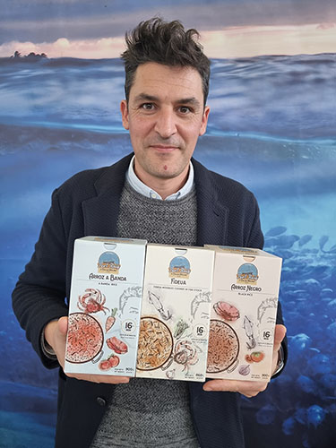 Oscar Molina con sus arroces Port Roig Gourmet